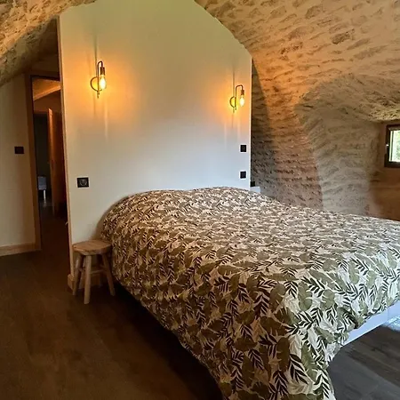 Canilhac Pour 4 Personnes Avec Piscine Partagee Et Vue Panoramique En Lozere Banassac
