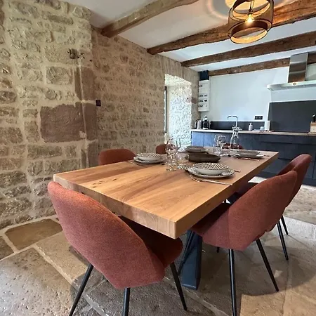 Canilhac Pour 4 Personnes Avec Piscine Partagee Et Vue Panoramique En Lozere *