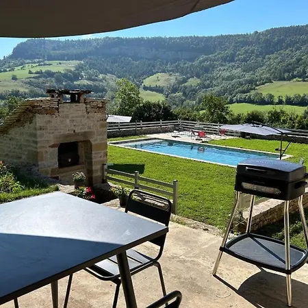 Canilhac Pour 4 Personnes Avec Piscine Partagee Et Vue Panoramique En Lozere Dom wakacyjny *