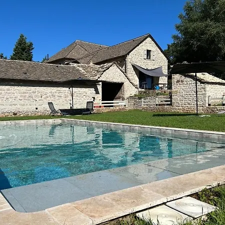 Canilhac Pour 4 Personnes Avec Piscine Partagee Et Vue Panoramique En Lozere Banassac