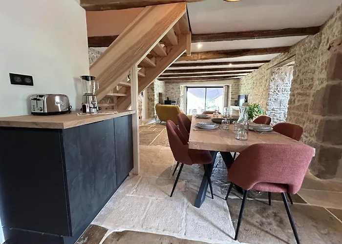 Canilhac Pour 4 Personnes Avec Piscine Partagee Et Vue Panoramique En Lozere