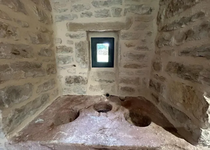 Canilhac Pour 4 Personnes Avec Piscine Partagee Et Vue Panoramique En Lozere Banassac