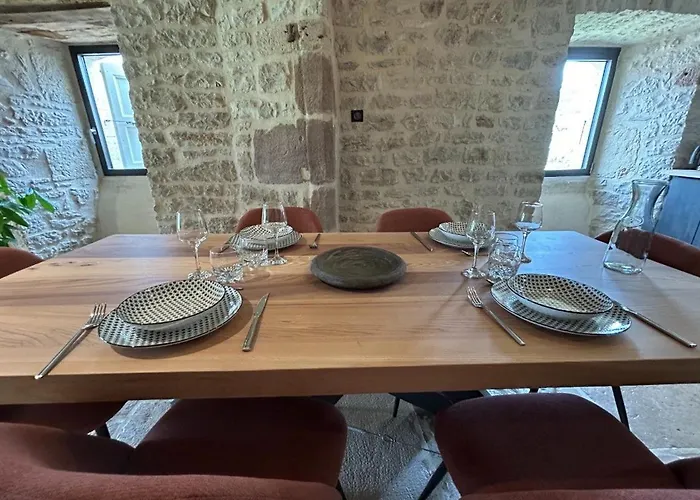Canilhac Pour 4 Personnes Avec Piscine Partagee Et Vue Panoramique En Lozere Holiday home Banassac