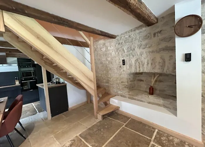 Canilhac Pour 4 Personnes Avec Piscine Partagee Et Vue Panoramique En Lozere * Banassac