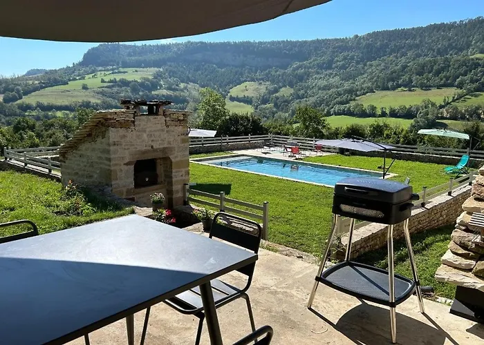 Canilhac Pour 4 Personnes Avec Piscine Partagee Et Vue Panoramique En Lozere Holiday home *