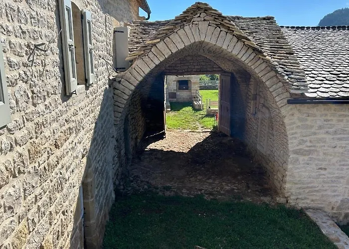 Holiday home Canilhac Pour 4 Personnes Avec Piscine Partagee Et Vue Panoramique En Lozere *