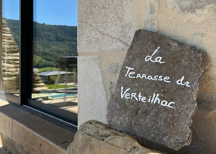 Canilhac Pour 4 Personnes Avec Piscine Partagee Et Vue Panoramique En Lozere *